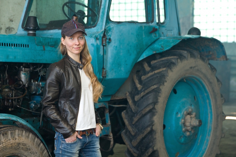 Единственная в мире тракторная гонщица будет принимать участие в гонках на тракторах «Бизон-Трек-Шоу 2013»